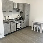 Angy House 25 *
